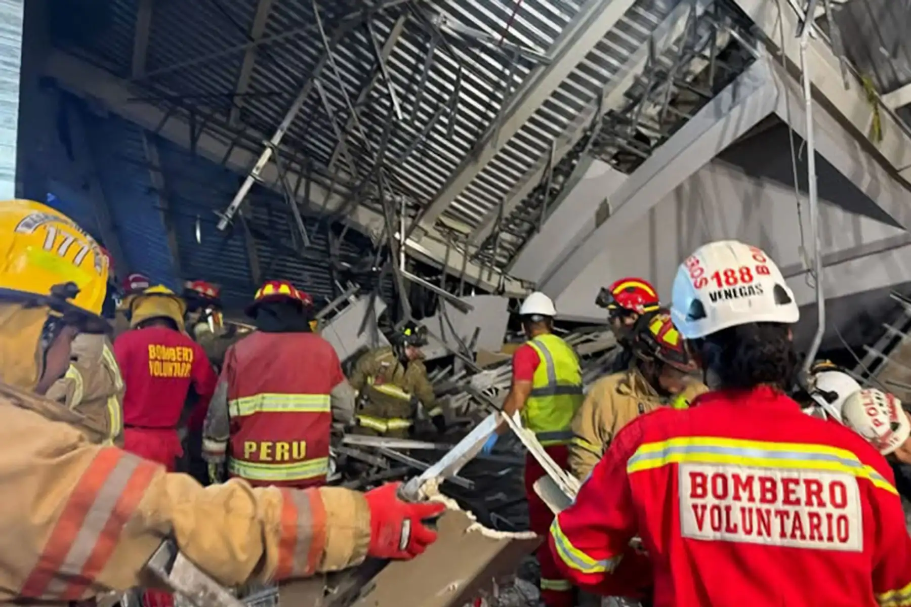 El Ministerio del Interior informó que, hasta la tarde de este sábado 22 de febrero, se ha reportado la cifra de más de 80 heridos y el lamentable fallecimiento de 8 personas, entre ellas, 3 menores de edad.
Foto: EFE