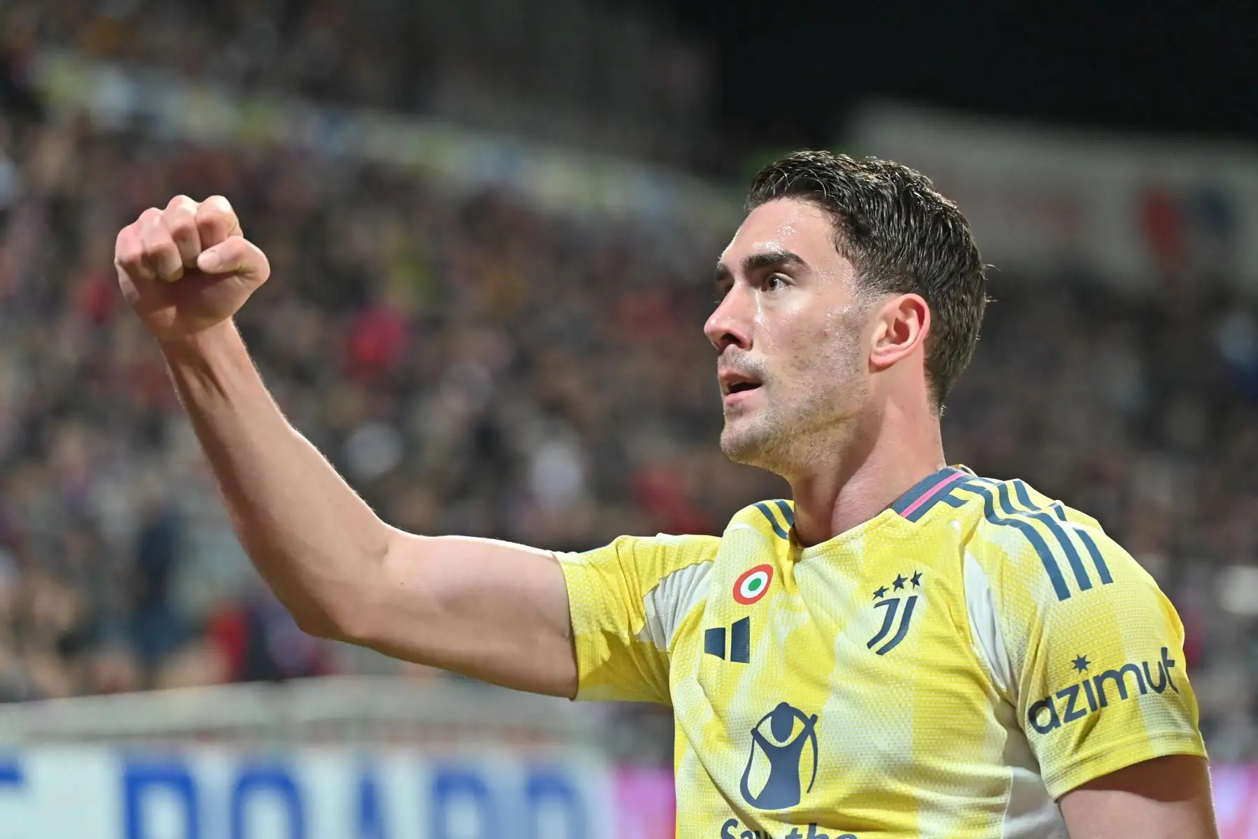 Dusan Vlahovic, de la Juventus, celebra tras marcar el gol del 0-1 durante el partido de fútbol de la Serie A italiana Cagliari Calcio contra la Juventus FC, en Cagliari, Italia.
Foto: EFE