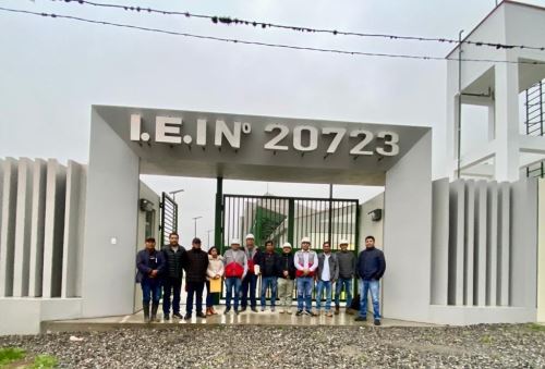 Estudiantes del centro poblado Quispe, en la provincia limeña de Yauyos, se beneficiaron con la renovada infraestructura del colegio de la zona. ANDINA/Difusión