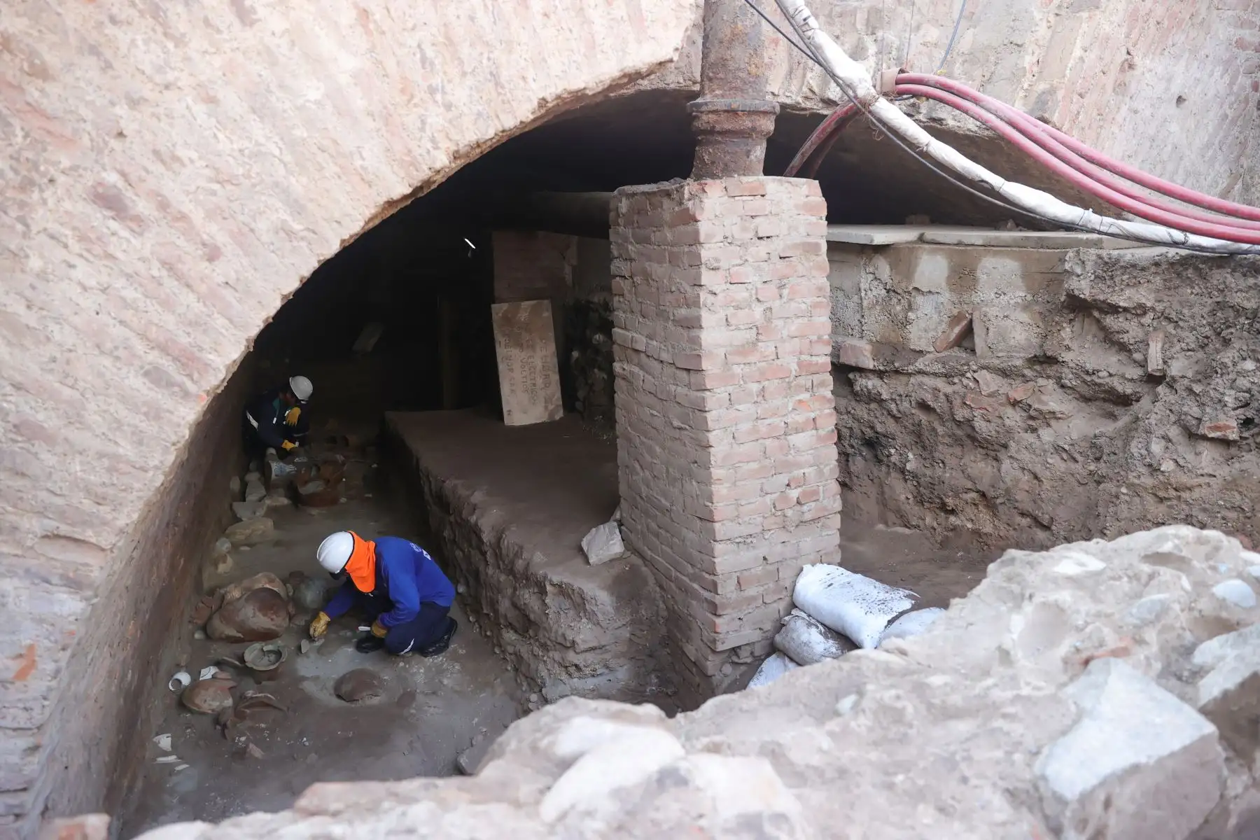 Prolima investiga vestigios de los primeros puentes en la Ciudad de los Reyes, edificados en los siglos XVI y XVII. Foto: ANDINA/Melina Mejía