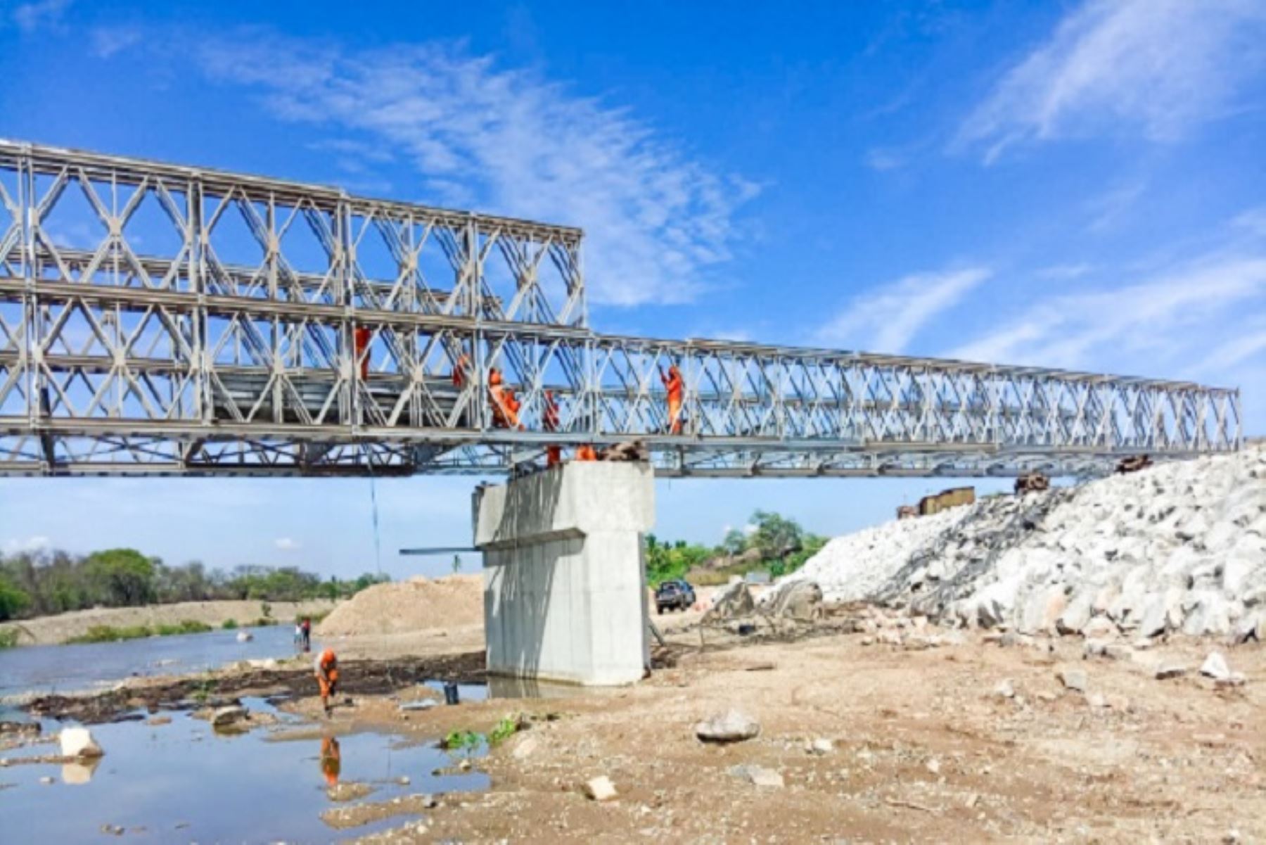 Se realiza la fase 2 del proyecto, que incluye el transporte, montaje y lanzamiento de la estructura.