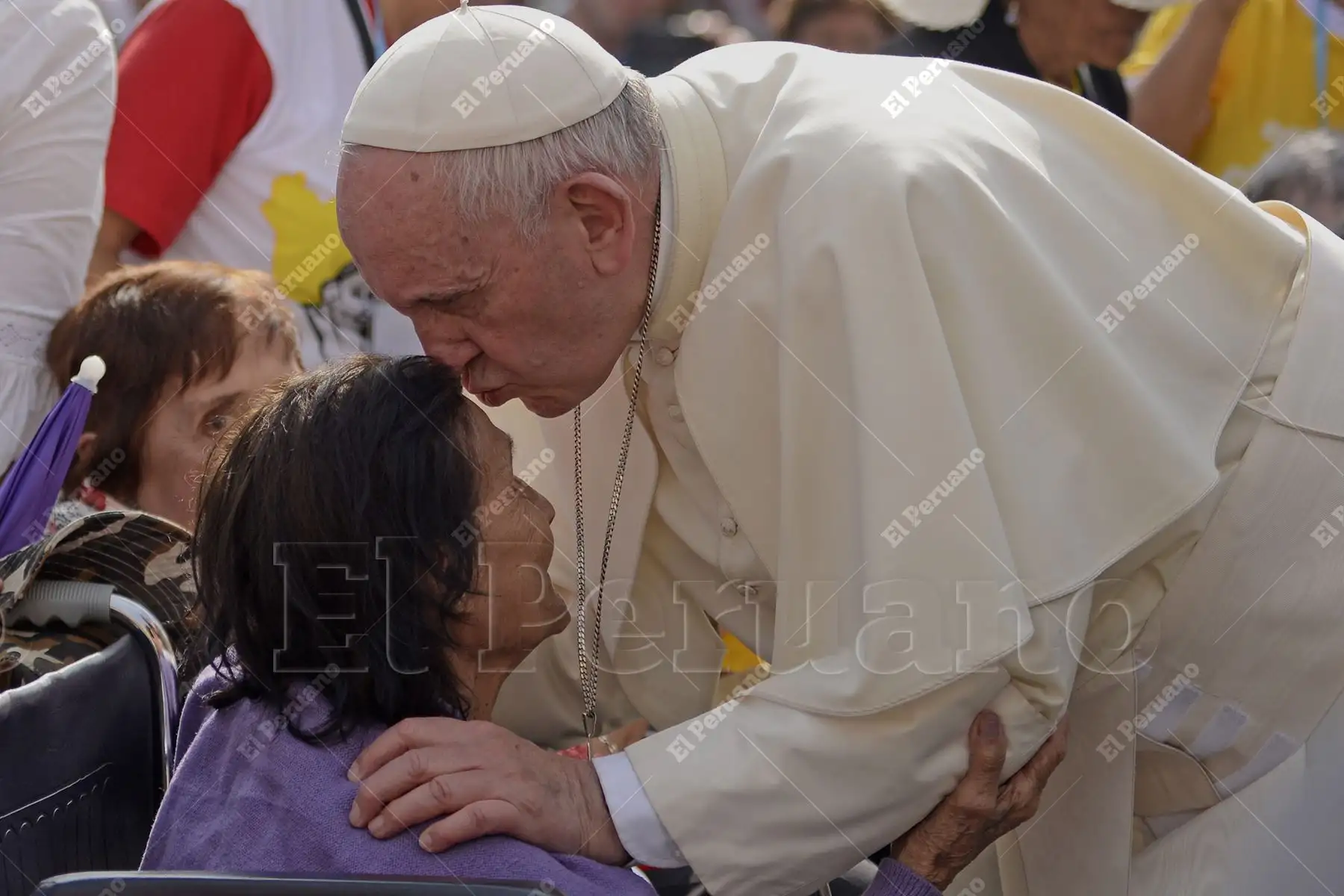 Ante la delicada salud del papa Francisco, el mundo entero eleva oraciones por su recuperación. Por ello, recordamos su histórica visita al Perú en 2018 a través de impactantes imágenes captadas por los fotógrafos de la Agencia de Noticias Andina, que fue la agencia oficial de su recorrido en nuestro país. Foto: ANDINA / Elías Alfageme