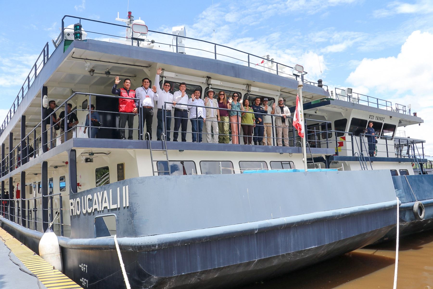 Representantes del Midis y del Banco Mundial sostuvieron una reunión en estación naval Manuel Clavero de la Marina de Guerra en Iquitos. Foto: MIDIS/Andina.