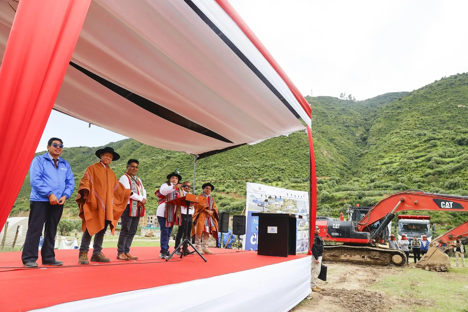 Inicio de obra del nuevo establecimiento de salud de Chalhuanca (ESSALUD). Foto: ANDINA/Prensa Presidencia