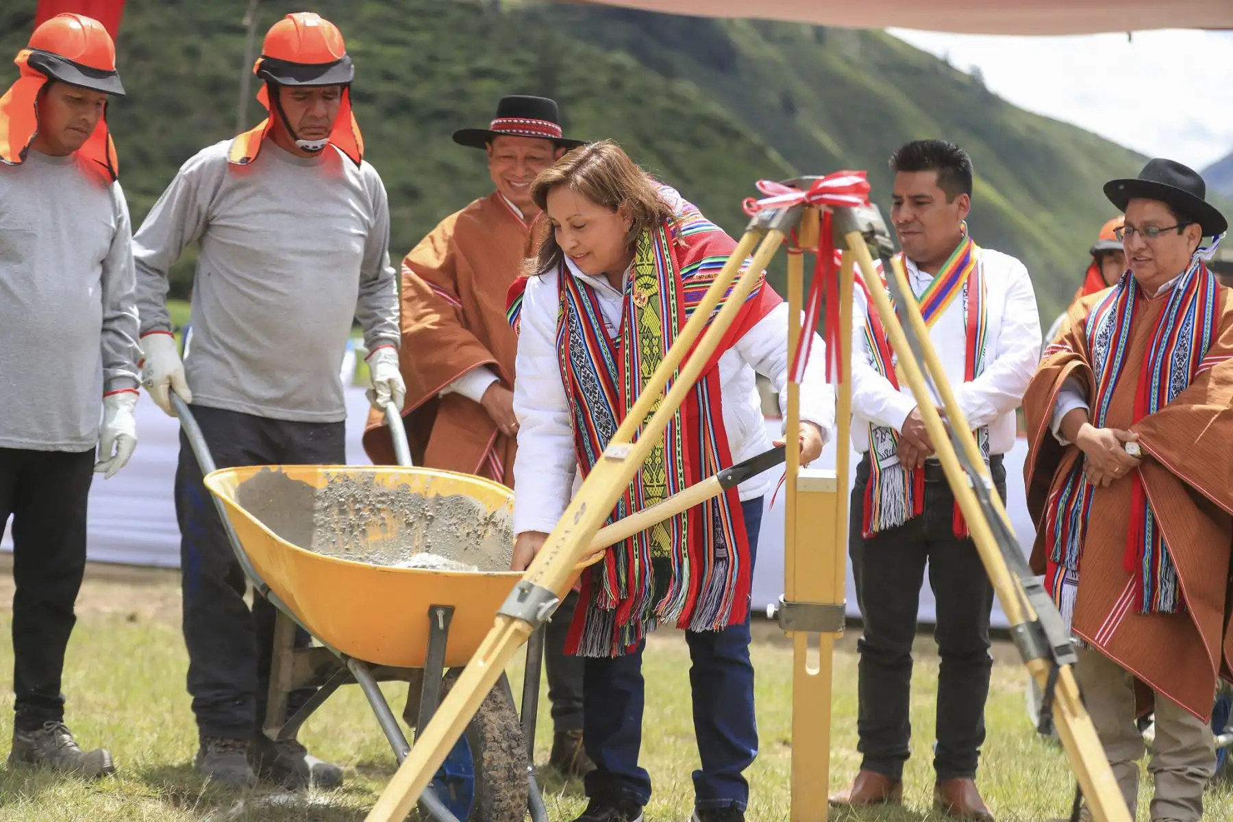 Inicio de obra del nuevo establecimiento de salud de Chalhuanca (ESSALUD). Foto: ANDINA/Prensa Presidencia