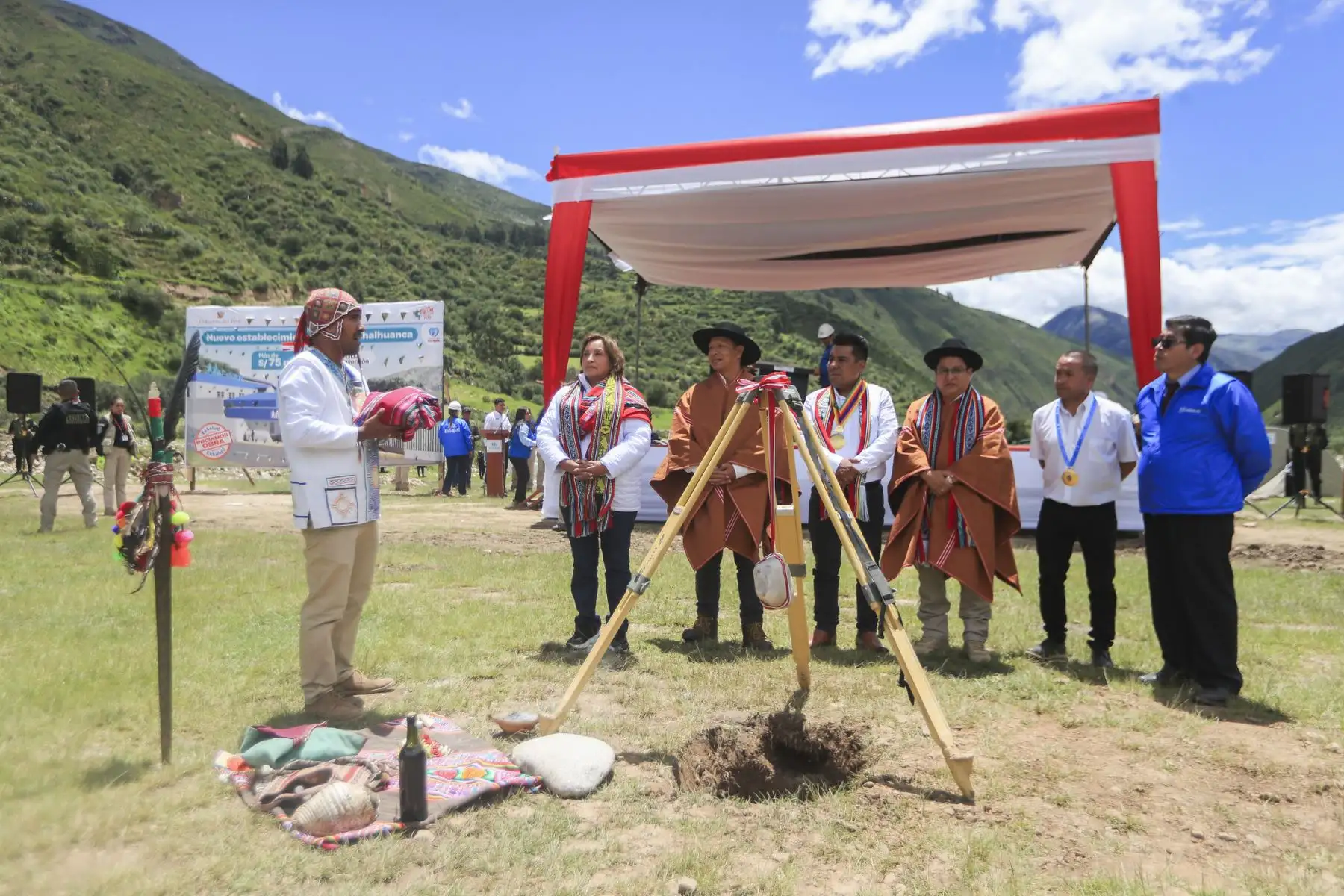 Inicio de obra del nuevo establecimiento de salud de Chalhuanca (ESSALUD). Foto: ANDINA/Prensa Presidencia