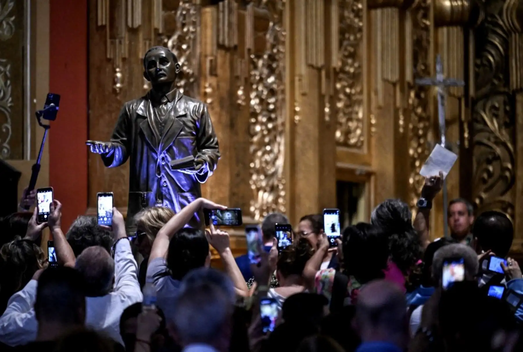 Historia de fe – José Gregorio Hernández, conocido como el “médico de los pobres”, fue canonizado tras décadas de veneración popular. Foto: AFP