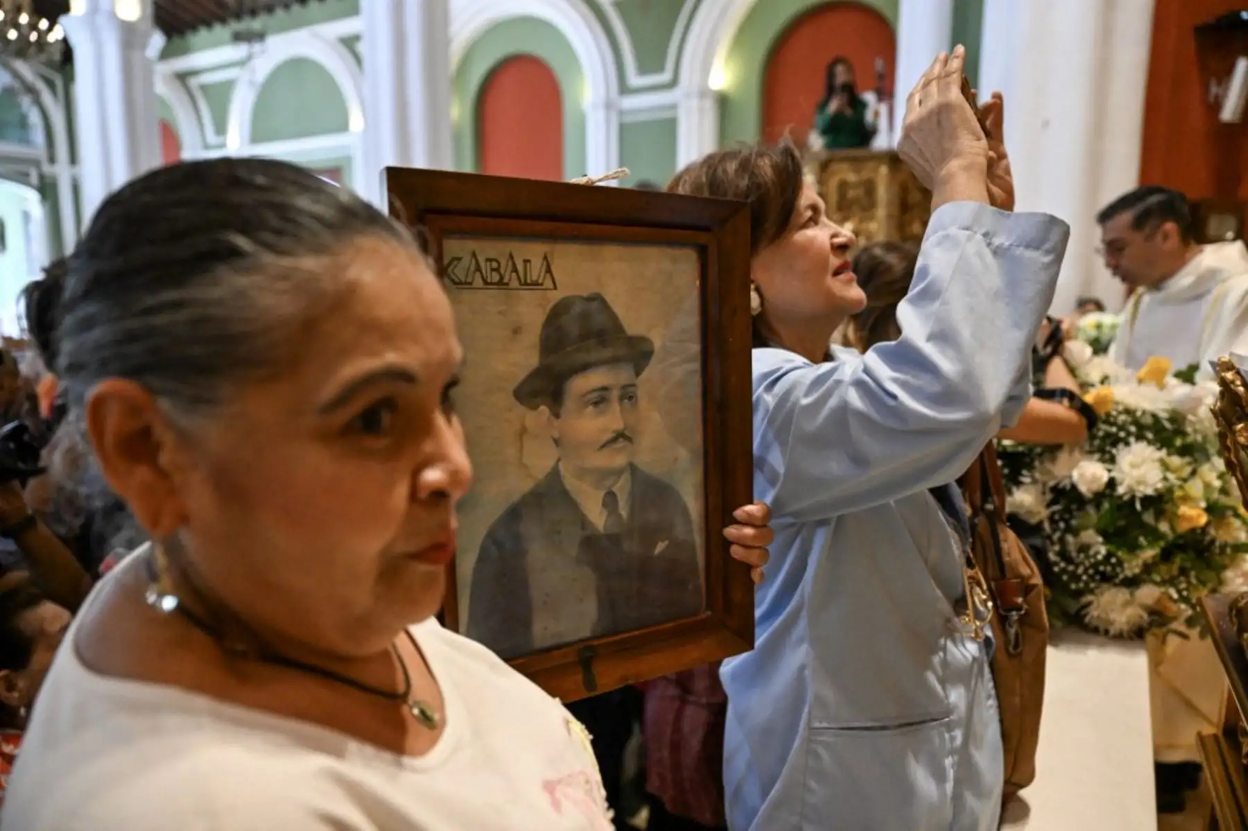 La fe une a Venezuela – Católicos de todo el país celebran la canonización de José Gregorio Hernández con misas, procesiones y actos de fe. Foto: AFP