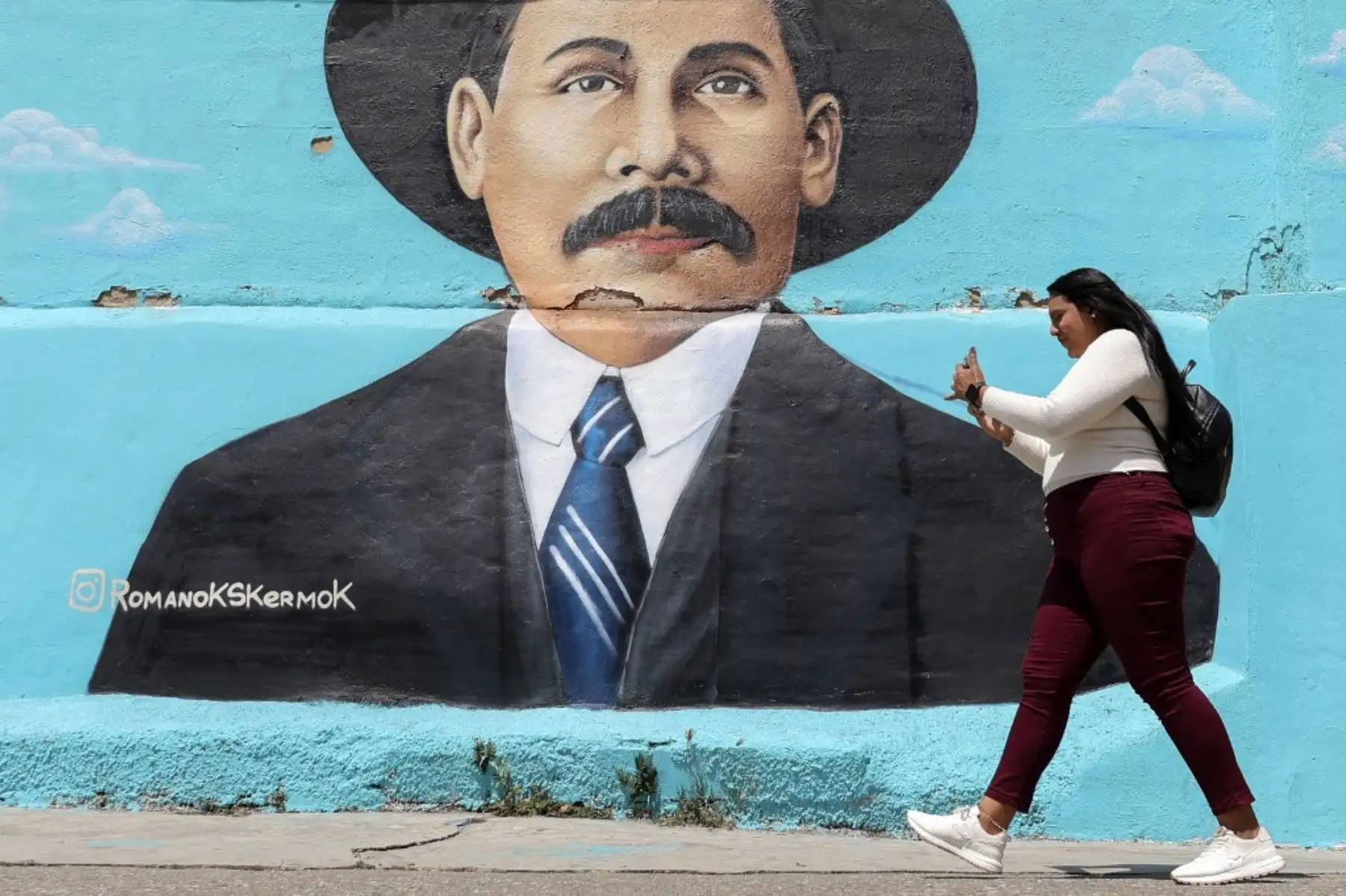 Fiesta de fe en Caracas – Feligreses acuden a misa en honor a San José Gregorio Hernández, agradeciendo su intercesión en milagros atribuidos. Foto: AFP