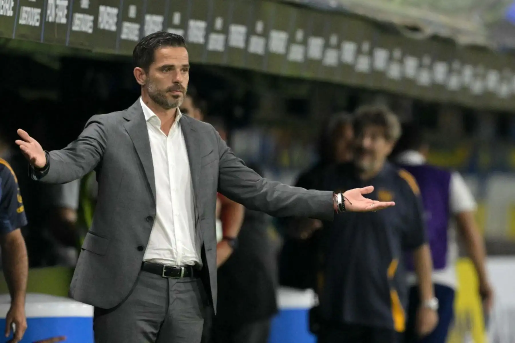 El entrenador de Boca Juniors, Fernando Gago, hace gestos durante el partido de fútbol de vuelta de la segunda ronda de clasificación de la Copa Libertadores. Foto: AFP
