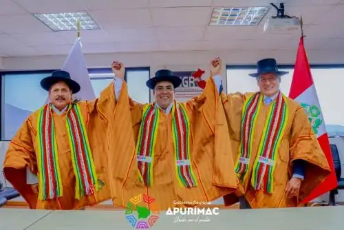 La sesión se realizó en los ambientes de la Asamblea Nacional de Gobiernos Regionales (ANGR).