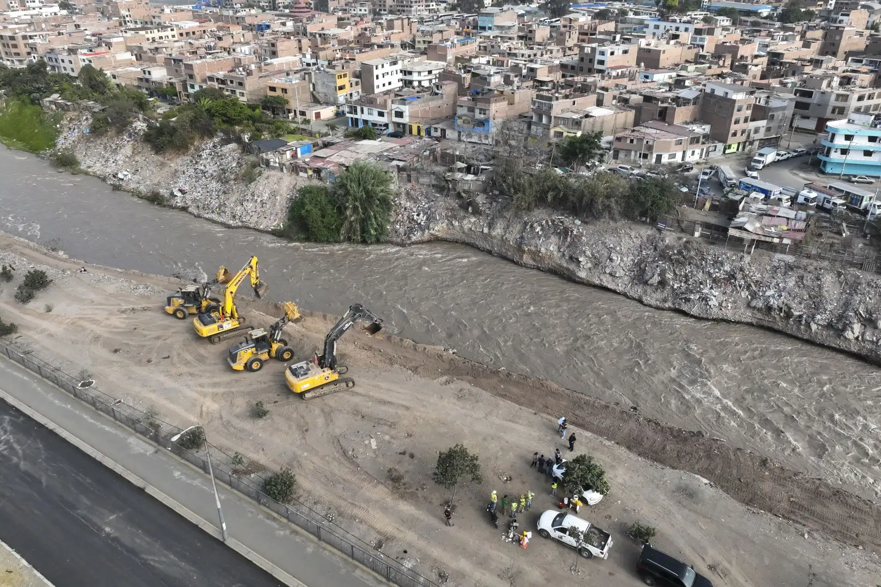 La Autoridad Nacional del Agua (ANA) culmina de manera exitosa labores en punto crítico en Carmen de la Legua.Trabajos en el río Rímac evitarán desbordes que afecten a vecinos.

Foto: ANDINA/Juan Carlos Guzmán Negrini