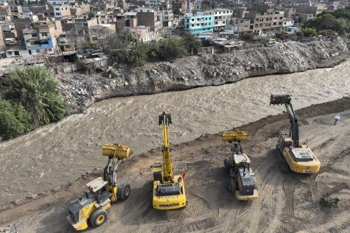 La Autoridad Nacional del Agua culmina de manera exitosa labores en punto crítico del río Rímac en Carmen de la Legua