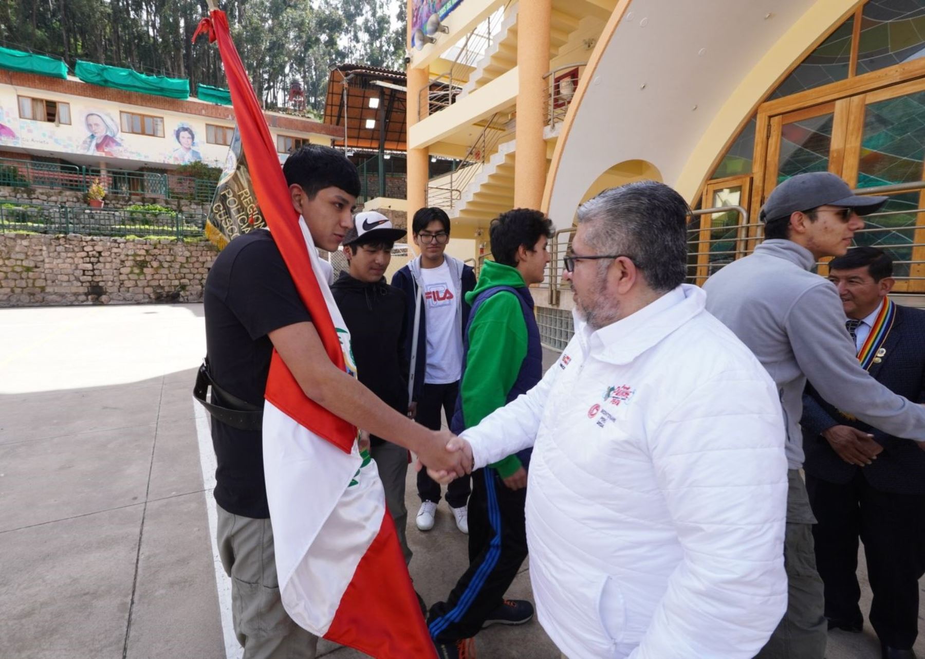 El Ministerio de Cultura propuso implementar un plan piloto de Educación Patrimonial en colegios de Cusco para generar en los estudiantes identidad cultural y el reconocimiento del patrimonio cultural. ANDINA/Difusión