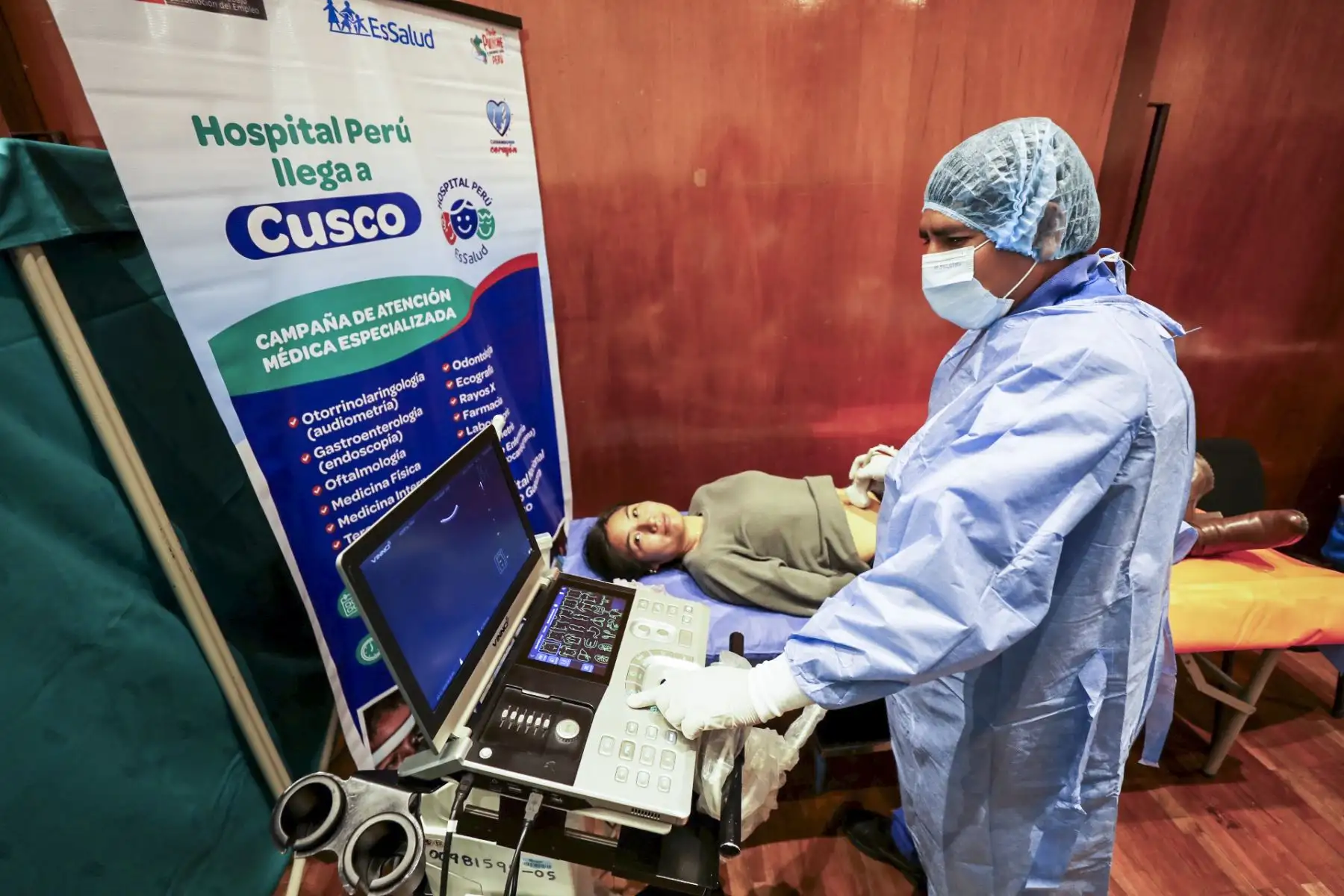 El Seguro Social de Salud (EsSalud) inició una jornada maratónica de atenciones médicas en la región Cusco con el objetivo de atender a la población asegurada y reducir la demanda acumulada en los centros asistenciales. 

Foto: ANDINA/Difusión