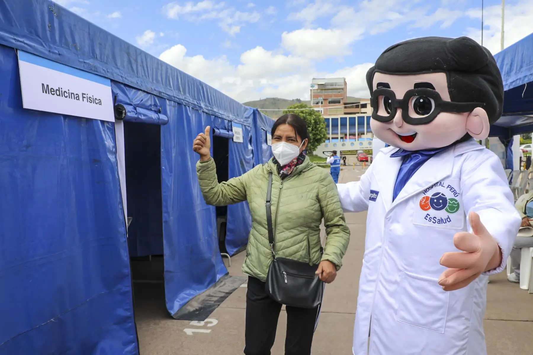 El Seguro Social de Salud (EsSalud) inició una jornada maratónica de atenciones médicas en la región Cusco con el objetivo de atender a la población asegurada y reducir la demanda acumulada en los centros asistenciales. 

Foto: ANDINA/Difusión