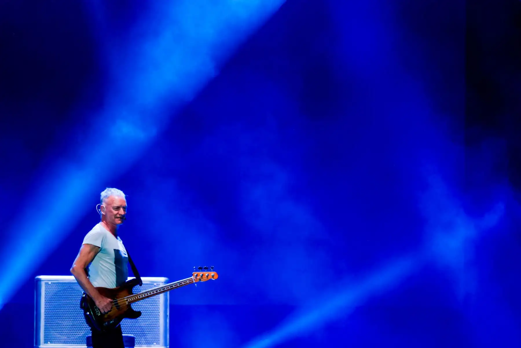 Sting regresó al Perú después de 14 años y deslumbró al público limeño con un espectacular concierto en Costa 21 como parte de su gira Sting 3.0. Con un show minimalista pero electrizante, repasó grandes éxitos como Message in a Bottle, Englishman in New York y Every Breath You Take. La noche cerró con Roxanne y Fragile, dejando a sus seguidores emocionados tras una presentación inolvidable. Foto: ANDINA/Luis Iparraguirre