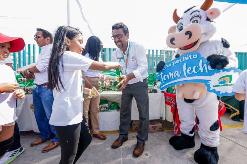 MIDAGRI y Municipalidad de Magdalena promueven consumo de lácteos con entrega de loncheras nutritivas