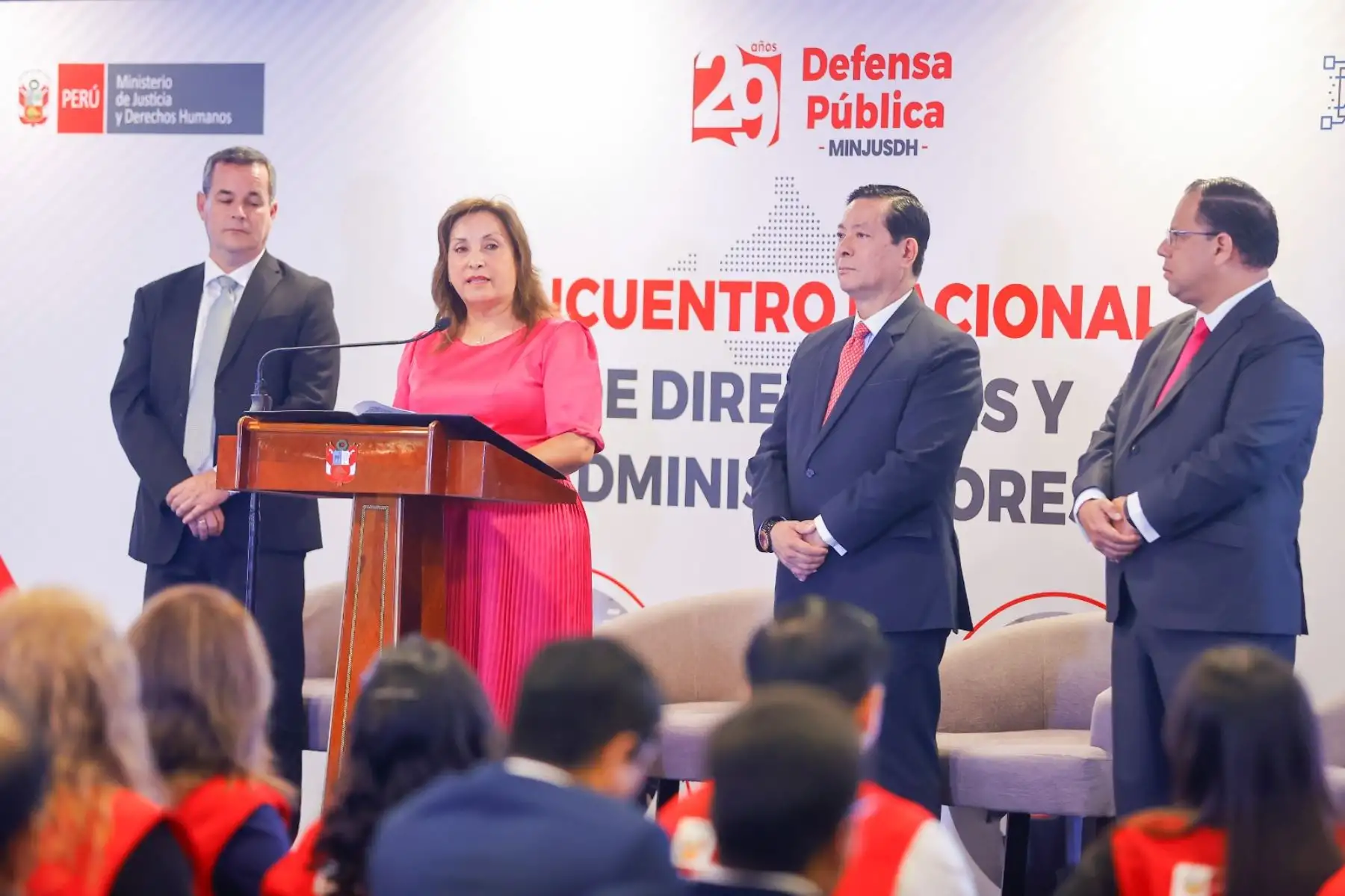 La presidenta de la república, Dina Boluarte, participa en el reconocimiento a los defensores públicos destacados, ello en el marco del 29 aniversario de creación de la Defensa Pública. Foto: ANDINA/Prensa Presidencia