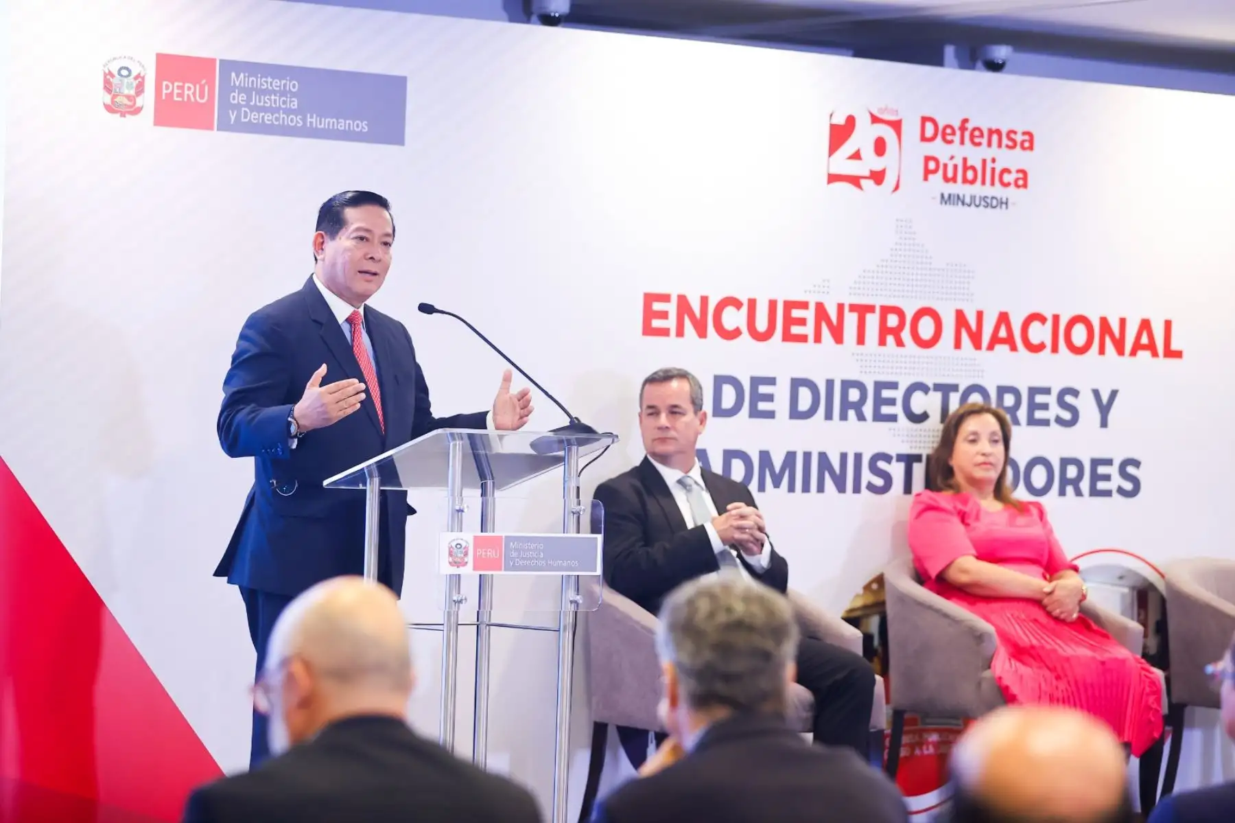 La presidenta de la república, Dina Boluarte, participa en el reconocimiento a los defensores públicos destacados, ello en el marco del 29 aniversario de creación de la Defensa Pública. Foto: ANDINA/Prensa Presidencia