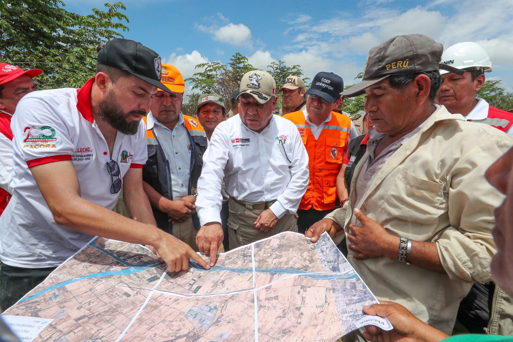 Primer Ministro, Gustavo Adrianzen realiza supervisión a las acciones de prevención y respuesta del estado ante lluvias intensas y activación de quebradas en la región Lambayeque. Foto: ANDINA/PCM