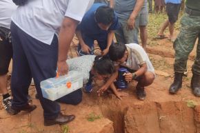 Ante el reporte de la caída de un niño en un pozo en el distrito loretano de Vargas Guerra, el Minsa, a través de la Geresa, dispuso dos brigadas de salud, entre médicos y técnicos pertenecientes al Centro de Salud Orellana, para brindar atención oportuna al menor apenas sea rescatado.
