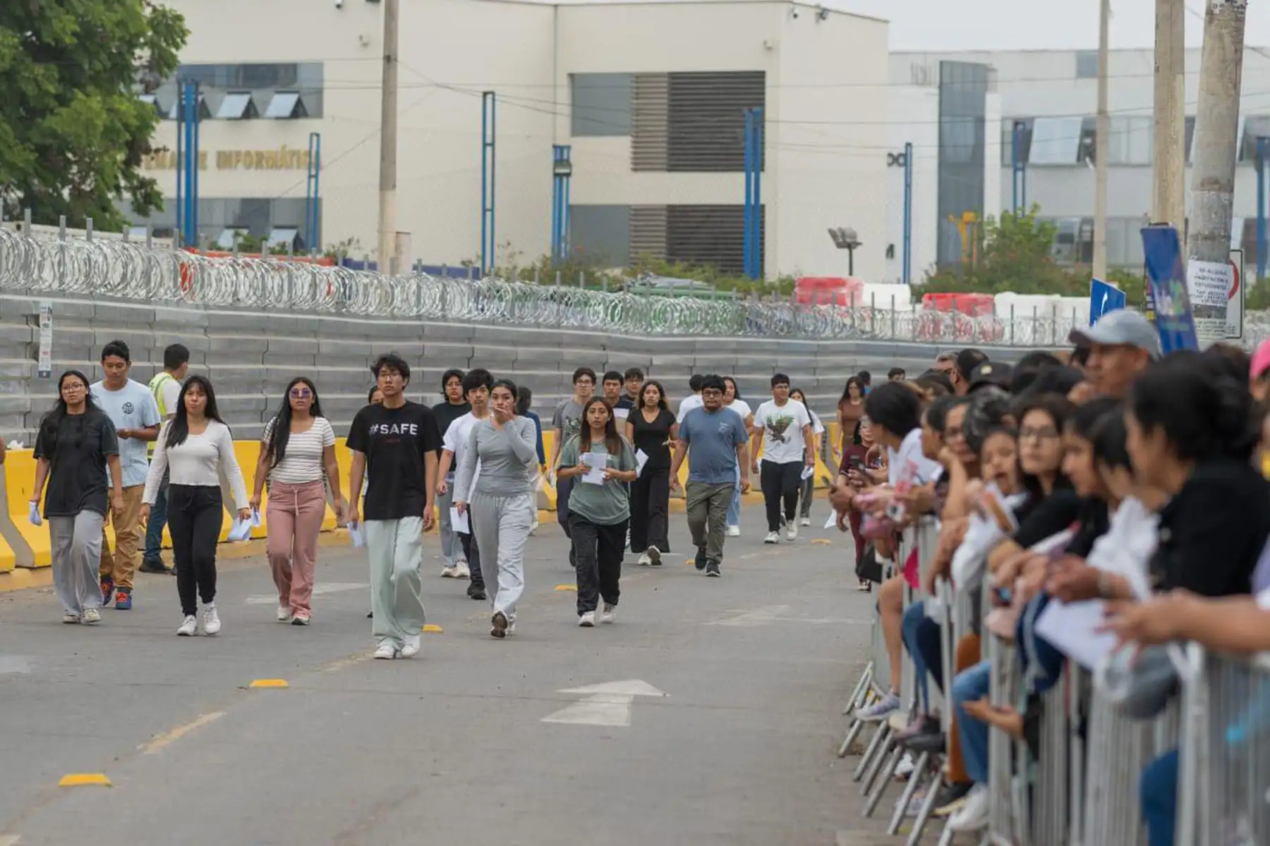 El Examen de Admisión 2025-II, se inició hoy sábado 1 de marzo y continúa el 2, 8 y 9, brindará la posibilidad de estudiar las innovadoras carreras de Criminalística Financiera Forense, Ingeniería Nuclear, Ingeniería Mecatrónica, así como Ingeniería del Agua y Tecnologías de Tratamiento. 
Foto: UNMSM