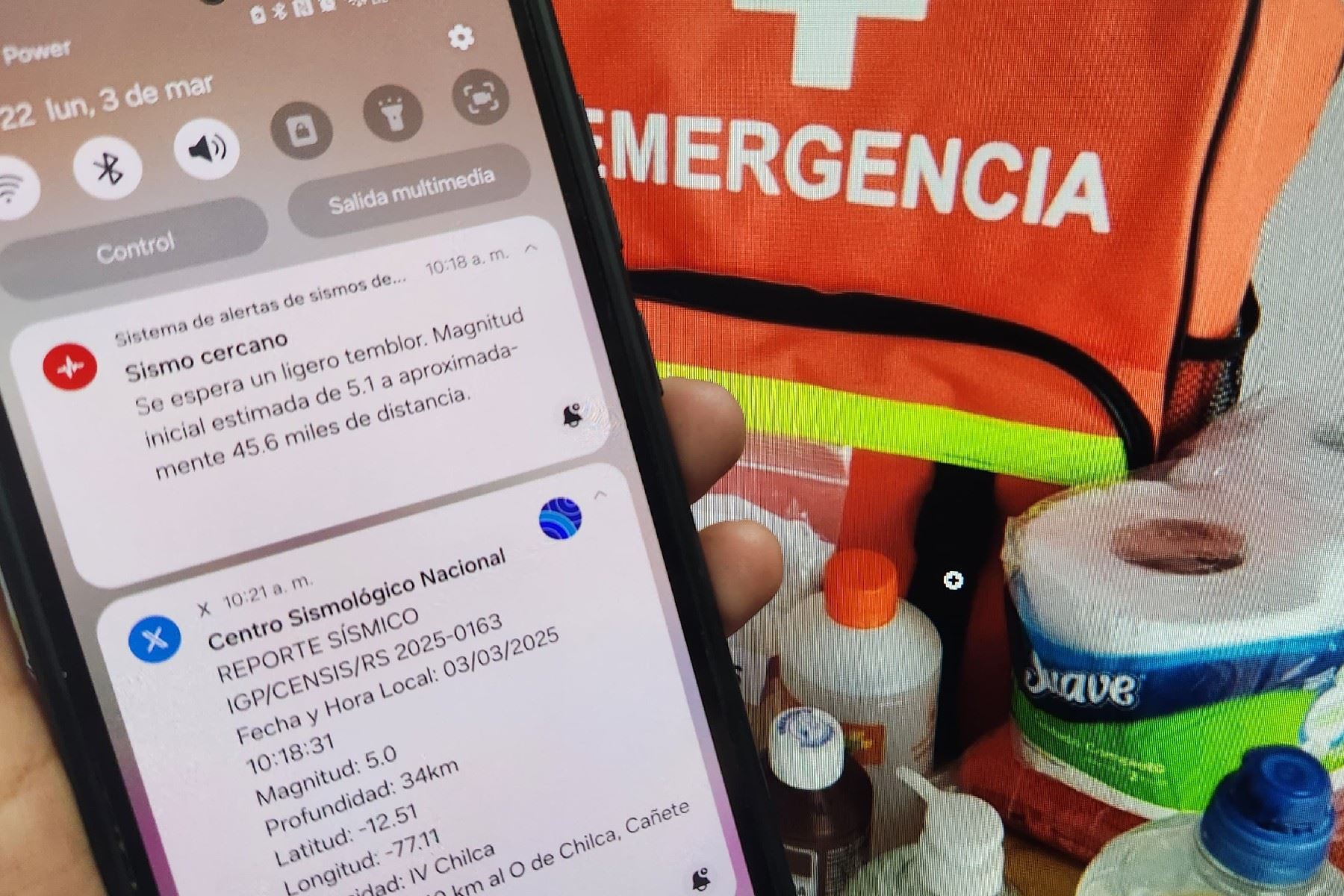 El sistema de alertas de sismos de Google o Android Earthquake Alerts System (AEAS) es un servicio gratuito que detecta sismos en todo el mundo y notifica a los usuarios de Android con información del movimiento sísmico.