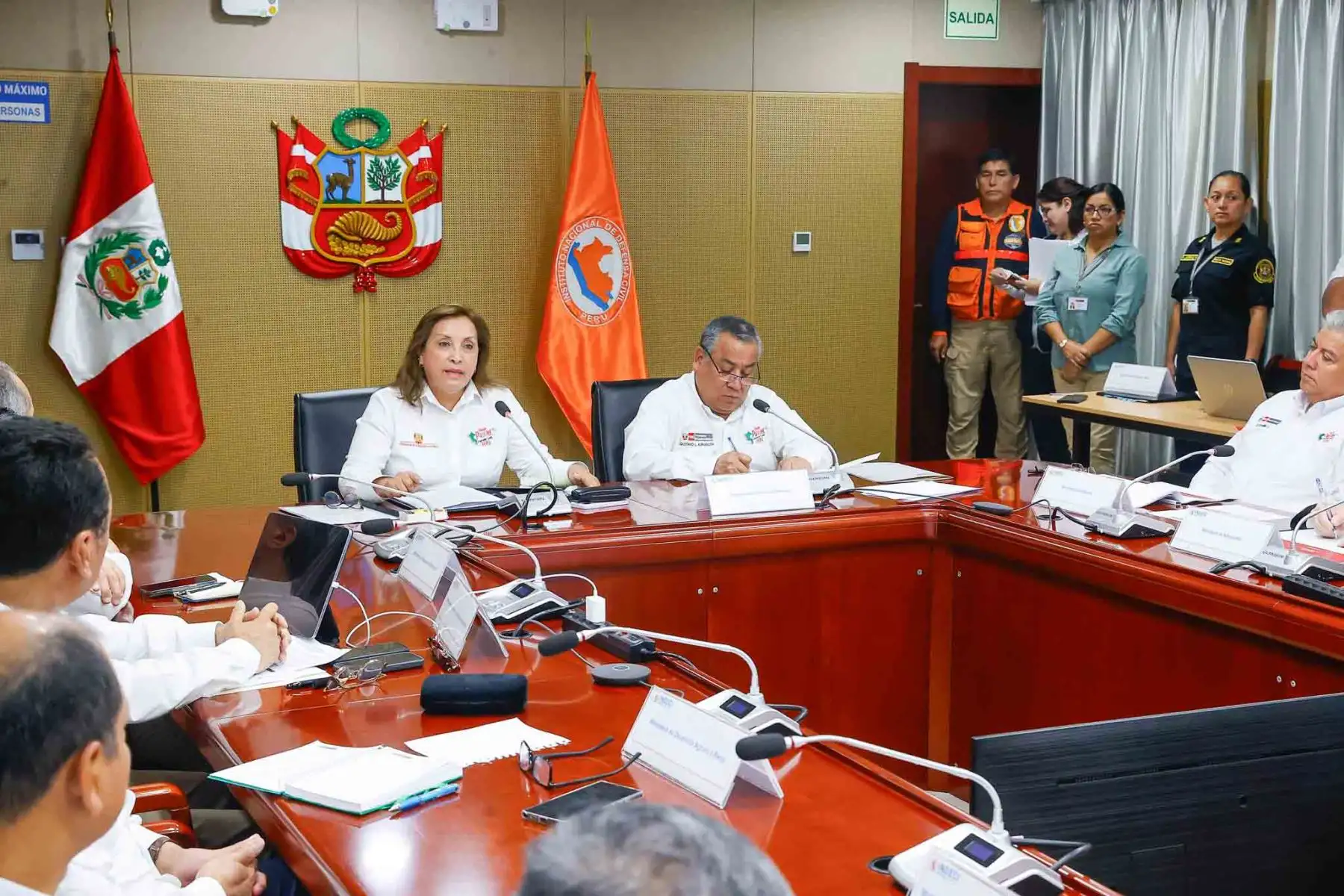 La presidenta de la república, Dina Boluarte, lidera una reunión multisectorial para coordinar acciones frente a las lluvias e inundaciones de la temporada 2025. Foto: ANDINA/Prensa Presidencia