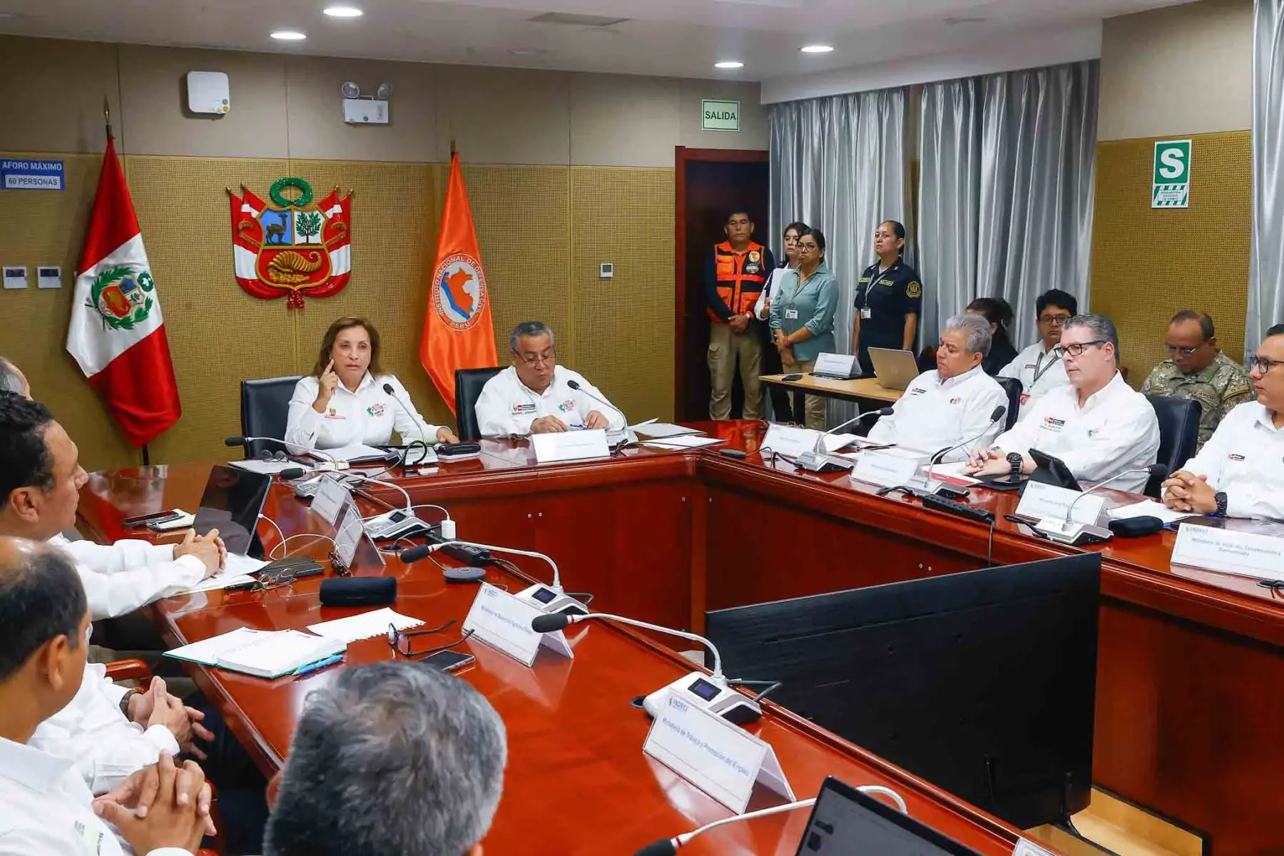 La presidenta de la república, Dina Boluarte, lidera una reunión multisectorial para coordinar acciones frente a las lluvias e inundaciones de la temporada 2025. Foto: ANDINA/Prensa Presidencia