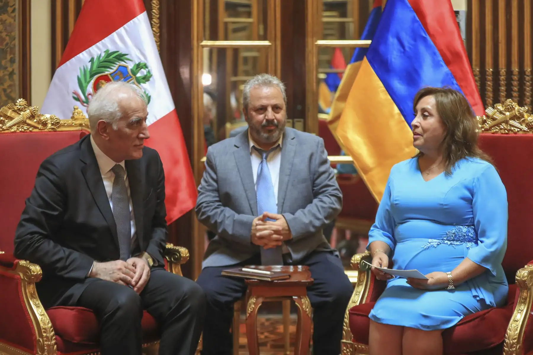 La presidenta de la república, Dina Ercilia Boluarte Zegarra, sostuvo una reunión de trabajo en Palacio de Gobierno con el presidente de Armenia, Vahagn Khachaturyan, para fortalecer la cooperación bilateral y promover nuevas oportunidades de desarrollo. Foto: ANDINA/Prensa Presidencia