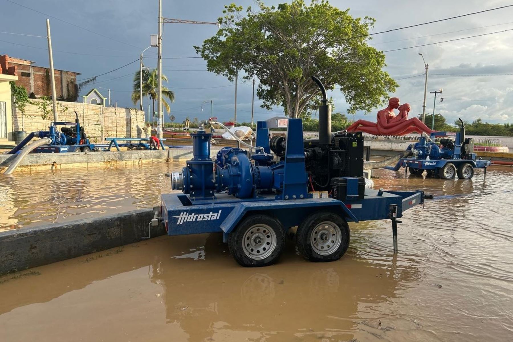 Las motobombas están a disposición para atender las emergencias en las zonas más críticas de la región Tumbes. Foto: MVCS