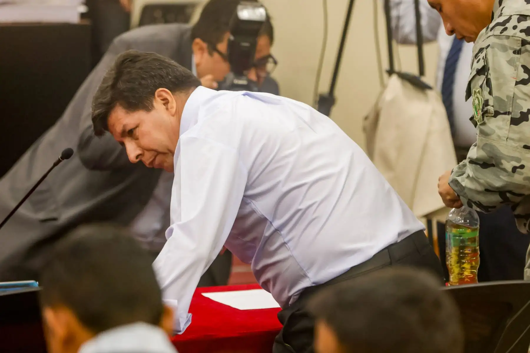 El Poder Judicial ha iniciado el juicio oral contra el expresidente Pedro Castillo por el intento de golpe de Estado del 7 de diciembre de 2022. Castillo enfrenta este juicio junto con sus exministros Betssy Chávez y Willy Huerta, quienes también son investigados por su presunta participación. Foto: ANDINA/Luis Iparraguirre