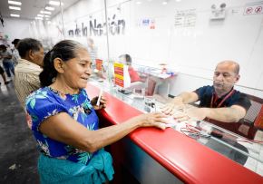 Los programas Pensión 65 y Contigo adelantarán el pago de sus subvenciones en las zonas declaradas en emergencias por las lluvias intensas, anunció la titular del Midis, Leslie Urteaga. ANDINA/Difusión