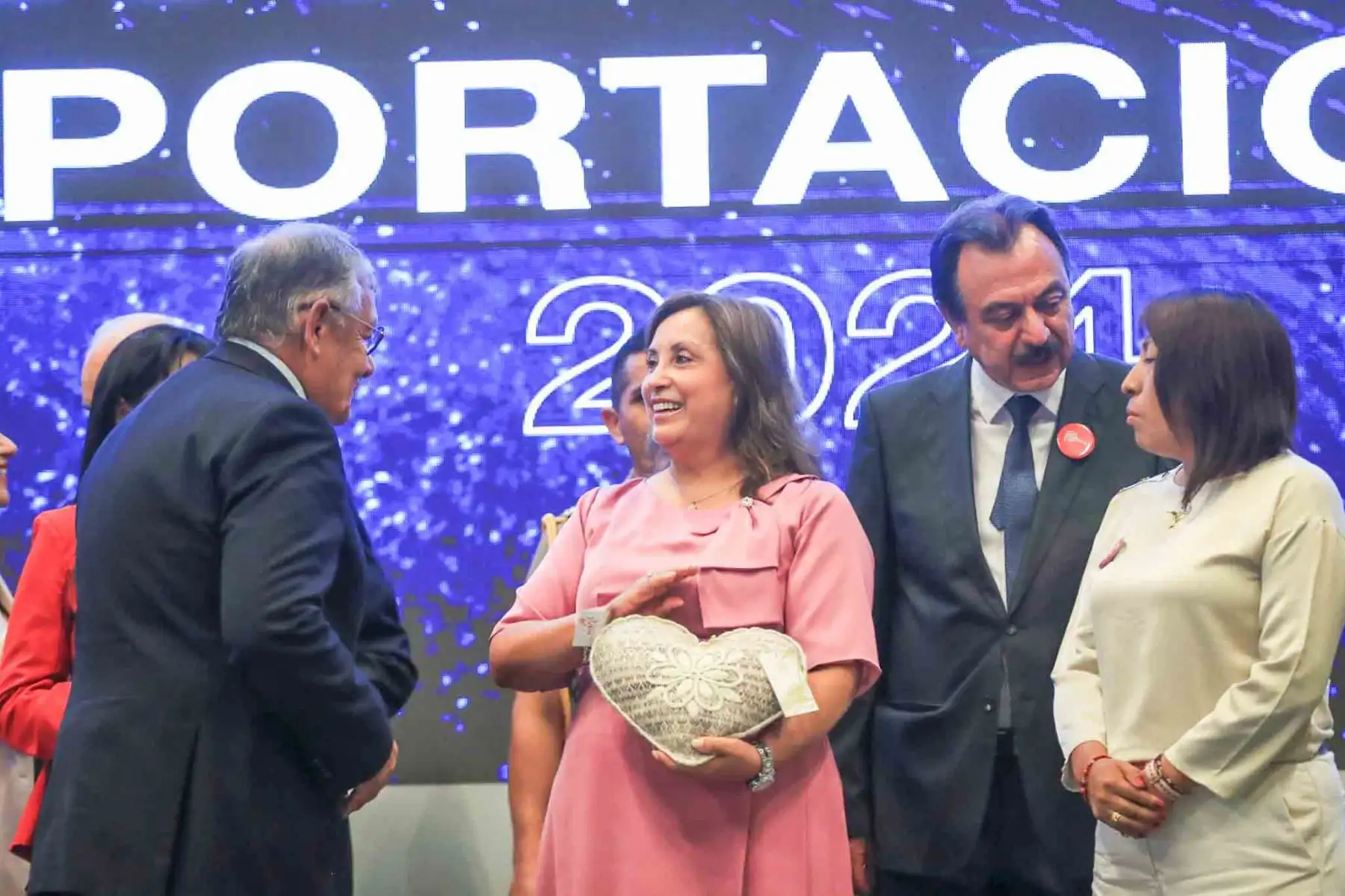 La presidenta Dina Boluarte participa en la presentación de los resultados de las exportaciones 2024, que alcanzaron un récord de $74.7 mil millones. Foto: ANDINA/Prensa Presidencia
