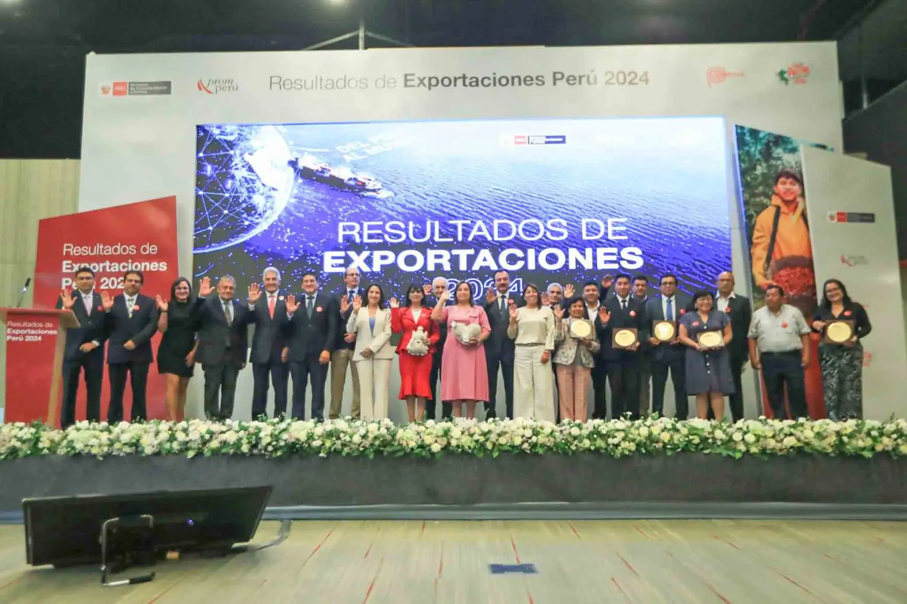 La presidenta Dina Boluarte participa en la presentación de los resultados de las exportaciones 2024, que alcanzaron un récord de $74.7 mil millones. Foto: ANDINA/Prensa Presidencia