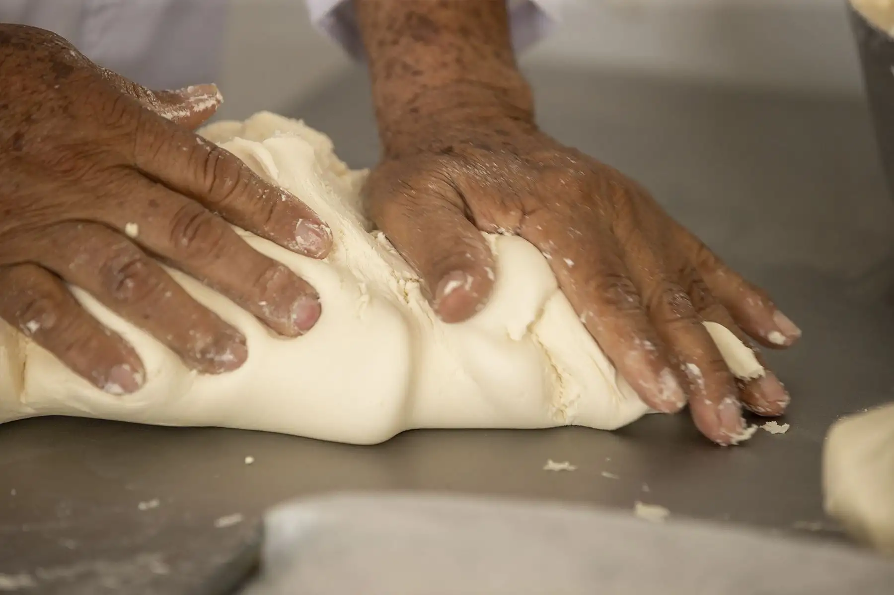 Dulces tradicionales ucayalinos casi olvidados resurgen y deleitan paladares con éxito gracias a empresa impulsada por mujeres que los elabora artesanalmente Foto: ANDINA/Braian Reyna