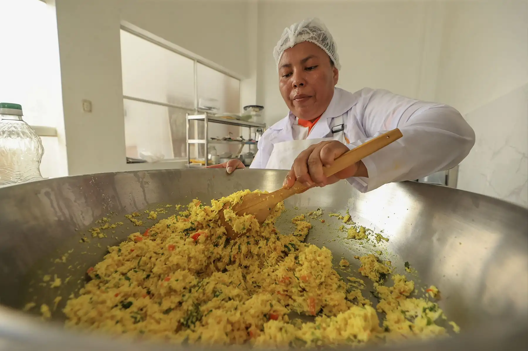 Dulces tradicionales ucayalinos casi olvidados resurgen y deleitan paladares con éxito gracias a empresa impulsada por mujeres que los elabora artesanalmente Foto: ANDINA/Braian Reyna