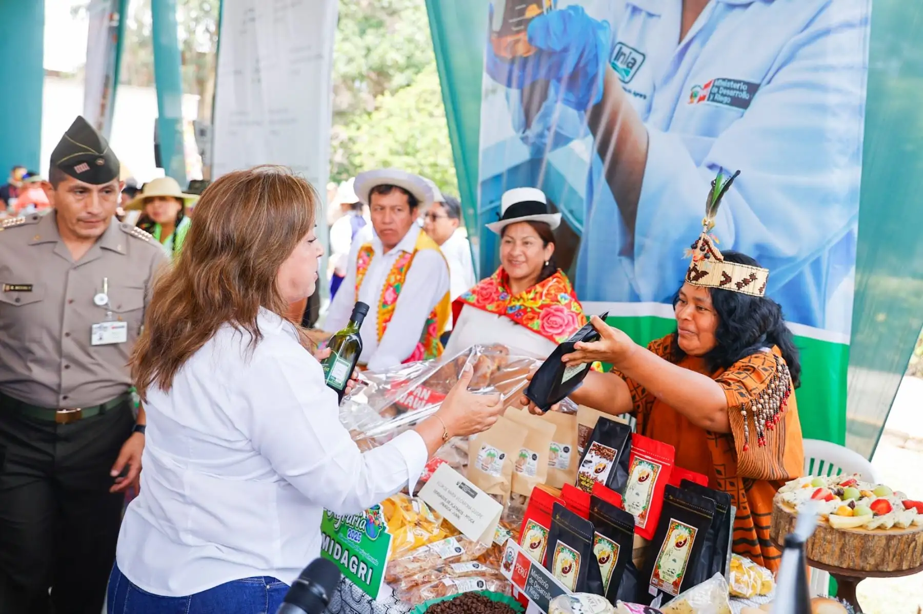 La presidenta Dina Boluarte lidera el lanzamiento de la Feria Agropecuaria - Expo Agraria 2025, una iniciativa clave para fortalecer la agricultura familiar y abrir más oportunidades para nuestros productores. Foto: ANDINA/Prensa Presidencia