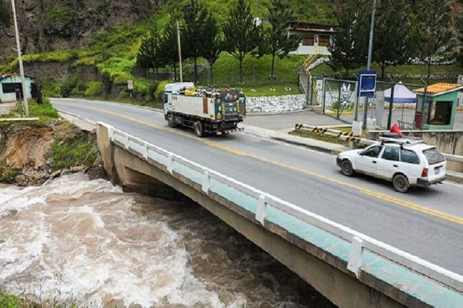 Ositrán afirma que desde 2019 ha venido advirtiendo sobre la condición crítica de los puentes y pontones.