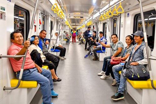 Pasajeros en la Línea 2 del Metro de Lima. ANDINA/Difusión