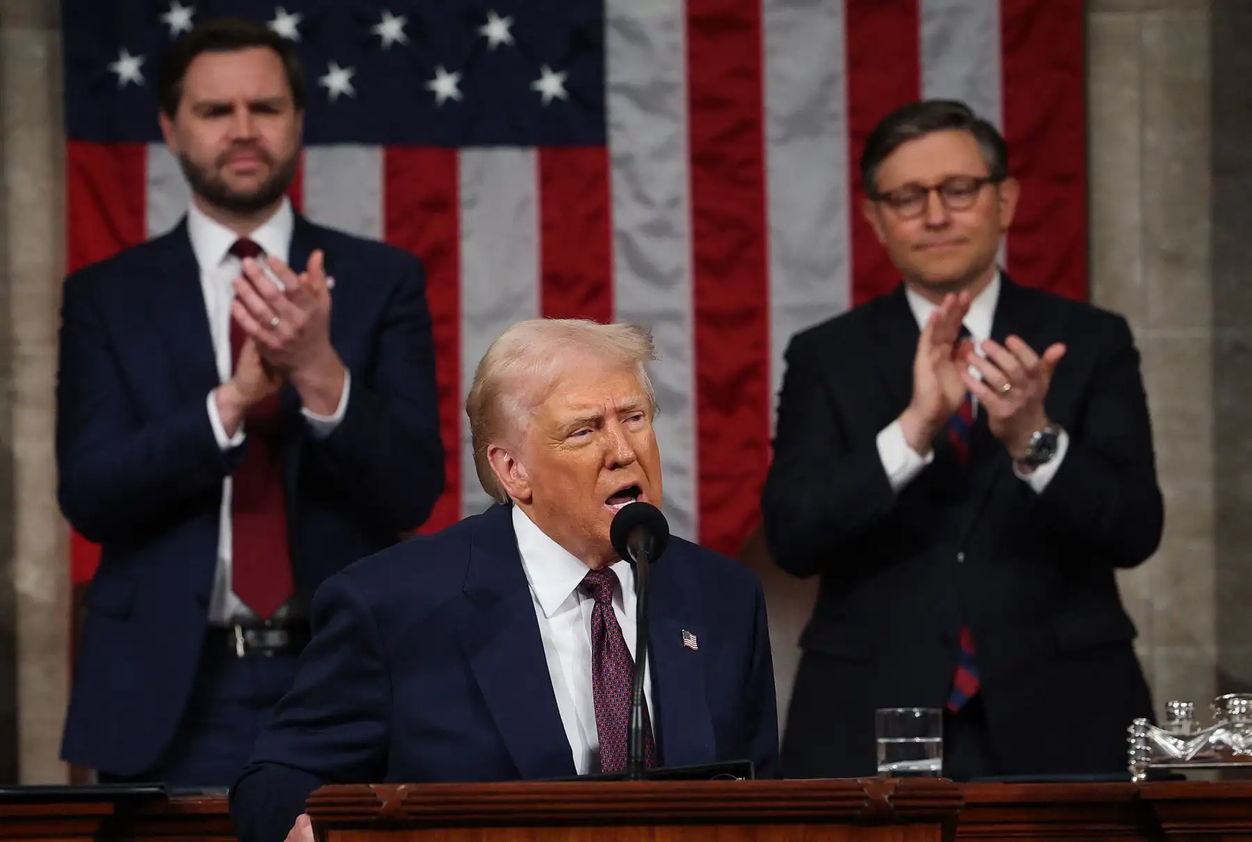El presidente de los Estados Unidos, Donald Trump, se dirige a una sesión conjunta del Congreso en el Capitolio de los Estados Unidos. Foto:ANDINA/AFP