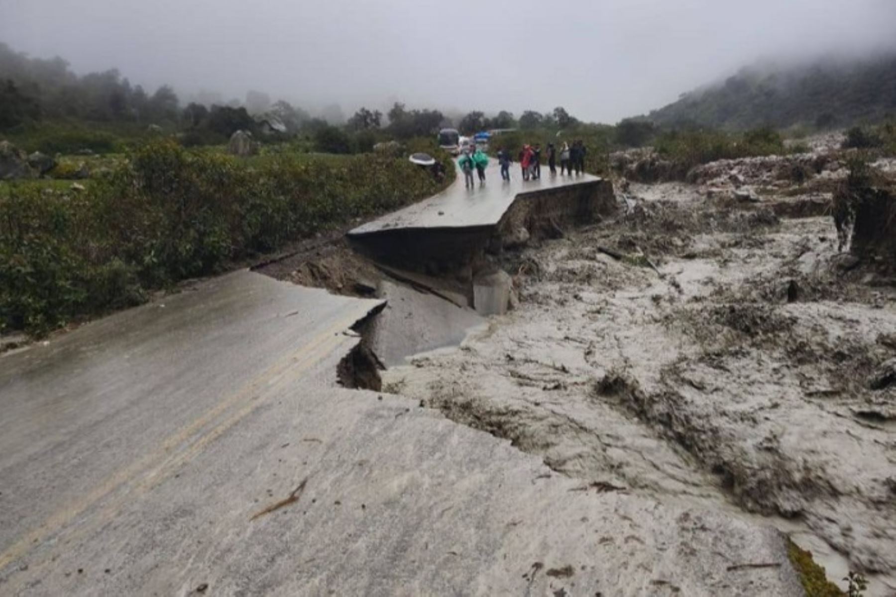 En lo que va del año se han registrado 461 emergencias en la región, de las cuales 215 fueron ocasionadas por las lluvias intensas, 72 por deslizamientos, 56 por huaicos, 49 por derrumbes de cerros y 11 por inundaciones.