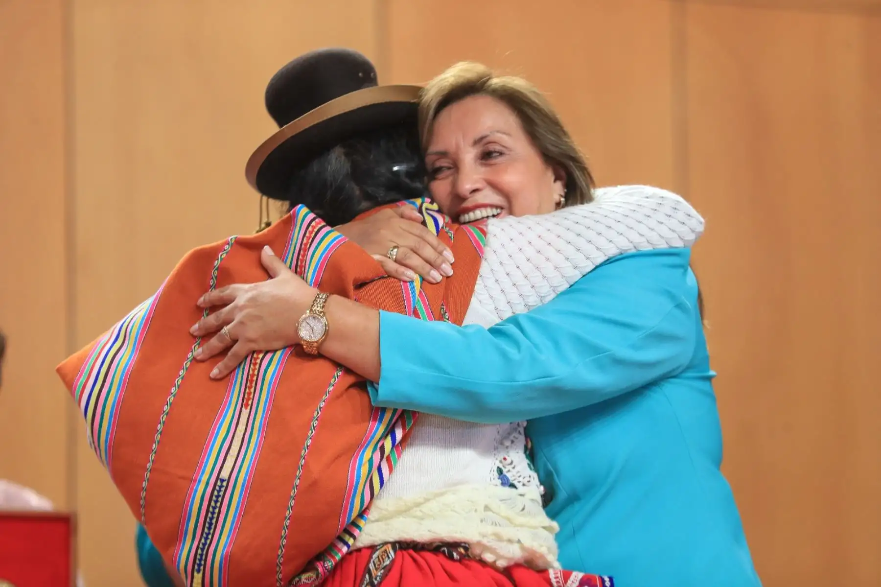 La presidenta Dina Boluarte lidera la ceremonia de entrega de la Orden al Mérito de la Mujer 2025, un reconocimiento a peruanas ejemplares por su compromiso y aporte al desarrollo del país. Foto: ANDINA/Prensa Presidencia