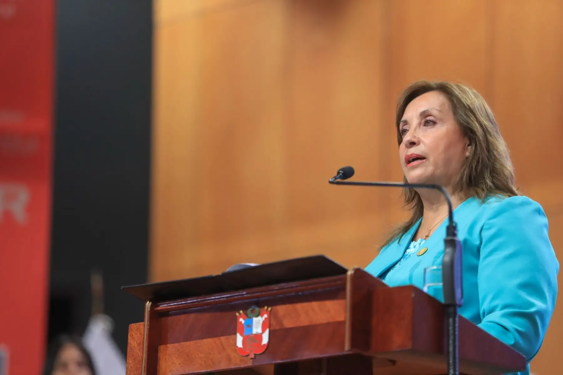 La presidenta Dina Boluarte lidera la ceremonia de entrega de la Orden al Mérito de la Mujer 2025, un reconocimiento a peruanas ejemplares por su compromiso y aporte al desarrollo del país. Foto: ANDINA/Prensa Presidencia