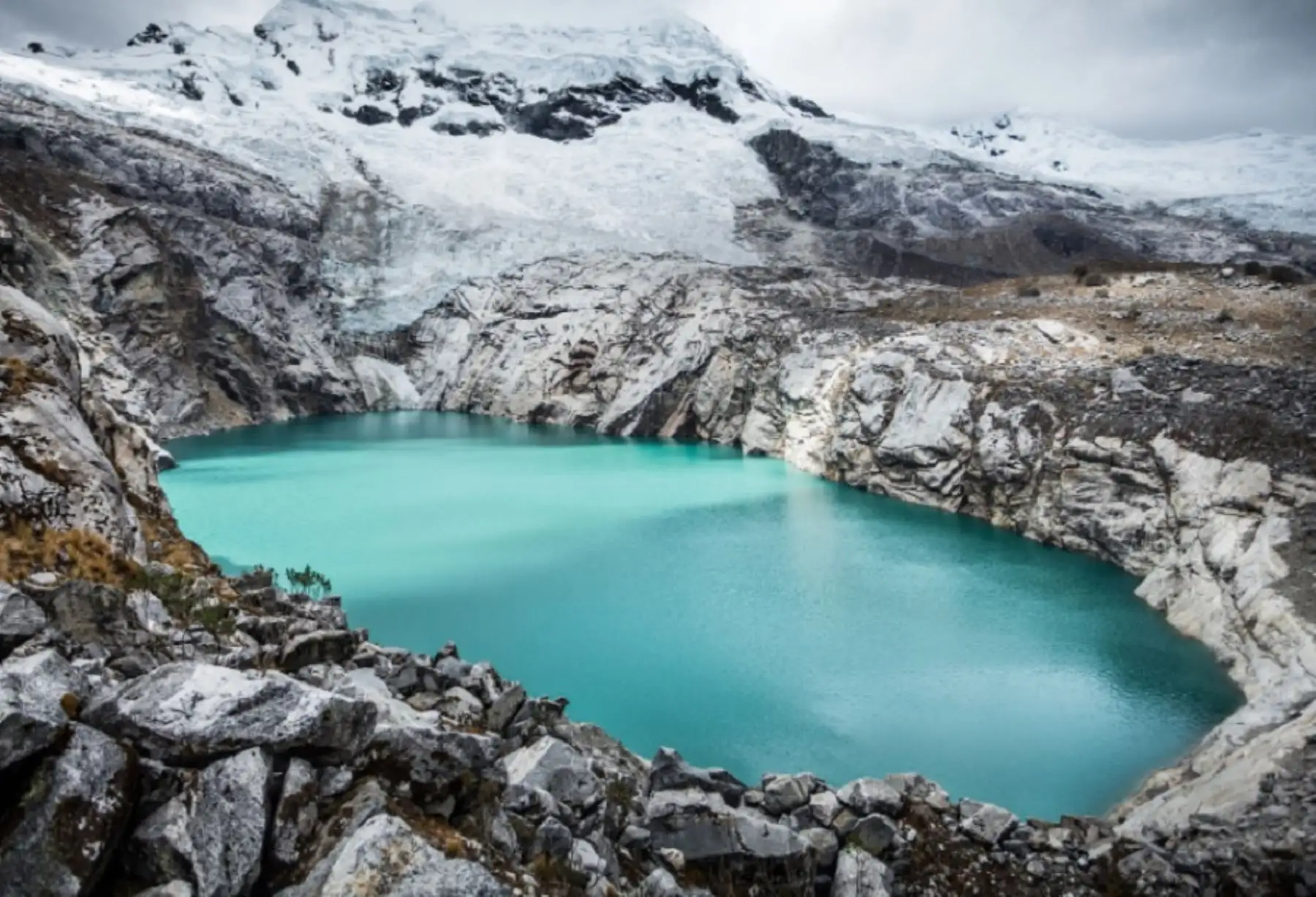 Ubicado en la cordillera tropical más alta del mundo, la Cordillera Blanca, el Parque Nacional Huascarán sobresale por sus montañas nevadas y lagunas altoandinas, que lo posicionan como un atractivo internacional ideal para el turismo de aventura. Foto: Difusión