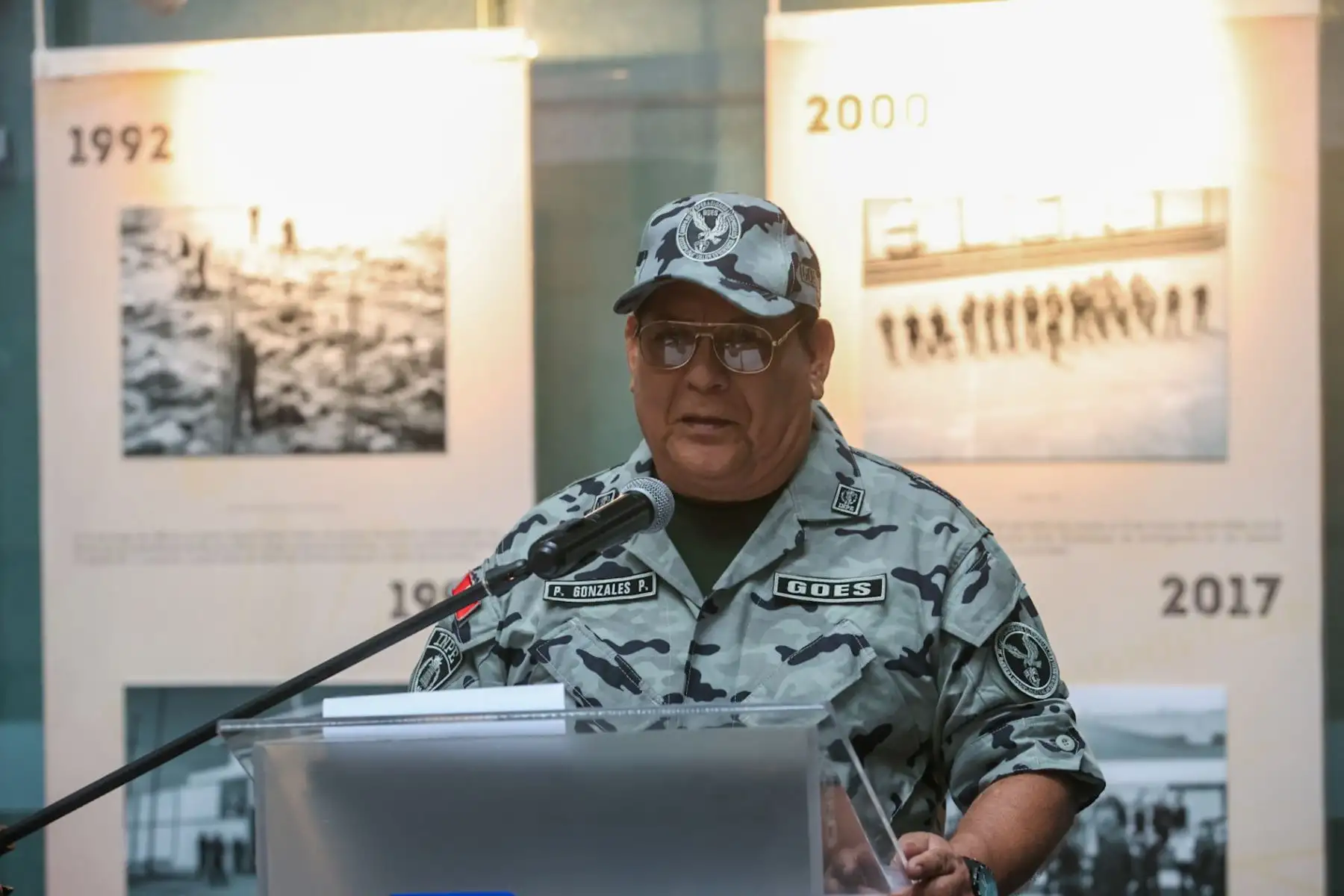 Exposición de galería fotográfica de cárceles peruanas denominada: “Memoria Penitenciaria, construyendo nuestro legado” organizada por el INPE, encabezada por Javier Llaque y en la que participó el director de medios periodísticos de Editora Perú, Félix Paz. Las fotografías expuestas en gran parte de la muestra pertenecen al archivo histórico del diario El Peruano.

Foto: ANDINA/Juan Carlos Guzmán Negrini