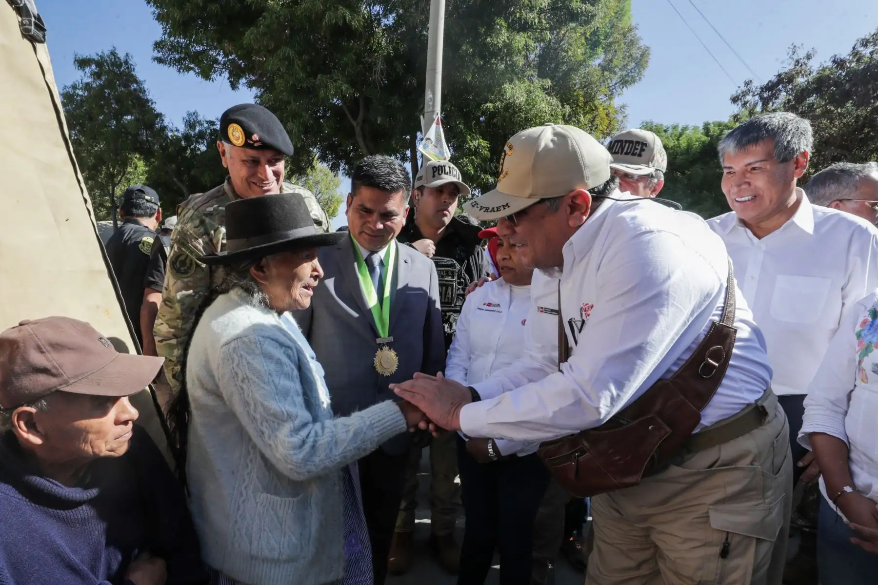 El Ejecutivo desplegó una campaña cívica multisectorial en el distrito de Andrés Avenilo Cáceres, en la provincia de Huamanga (Ayacucho), que permitió brindar atención médica a la población. Foto: ANDINA/PCM