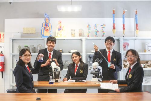 Convenio con el IRD impulsará liderazgo juvenil y ciencia en colegios COAR. Foto: Andina