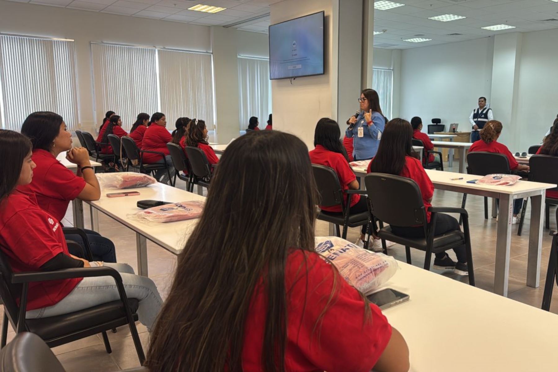 Petroperú capacita a mujeres de Talara para impulsar su desarrollo económico. Foto: ANDINA/Difusión